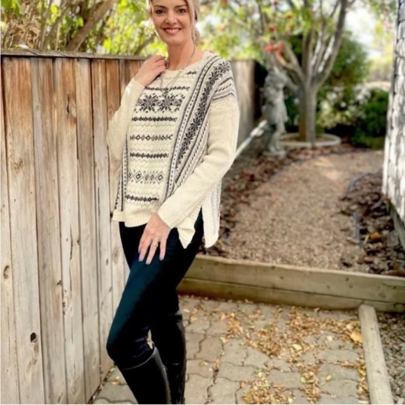 NWT | CABI 4410 Chalet Pullover - Picture 3 of 6